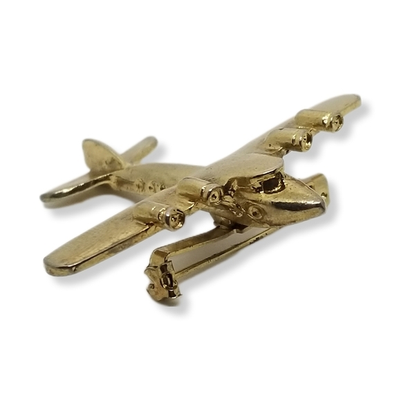 VINTAGE PISCES BRAND 1970s GOLDTONE WW2 BOMBER PLANE BROOCH - Picture 3 of 7